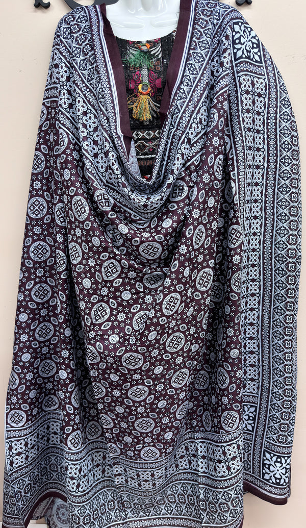 Traditional Sindhi Ajrak on Linen Cloth